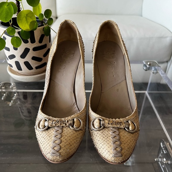 DIOR | MISS DIOR SNAKE SKIN PUMPS (BEIGE) - Picture 2 of 10